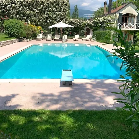 Villa Chateau D 'echenevex, Geneva *